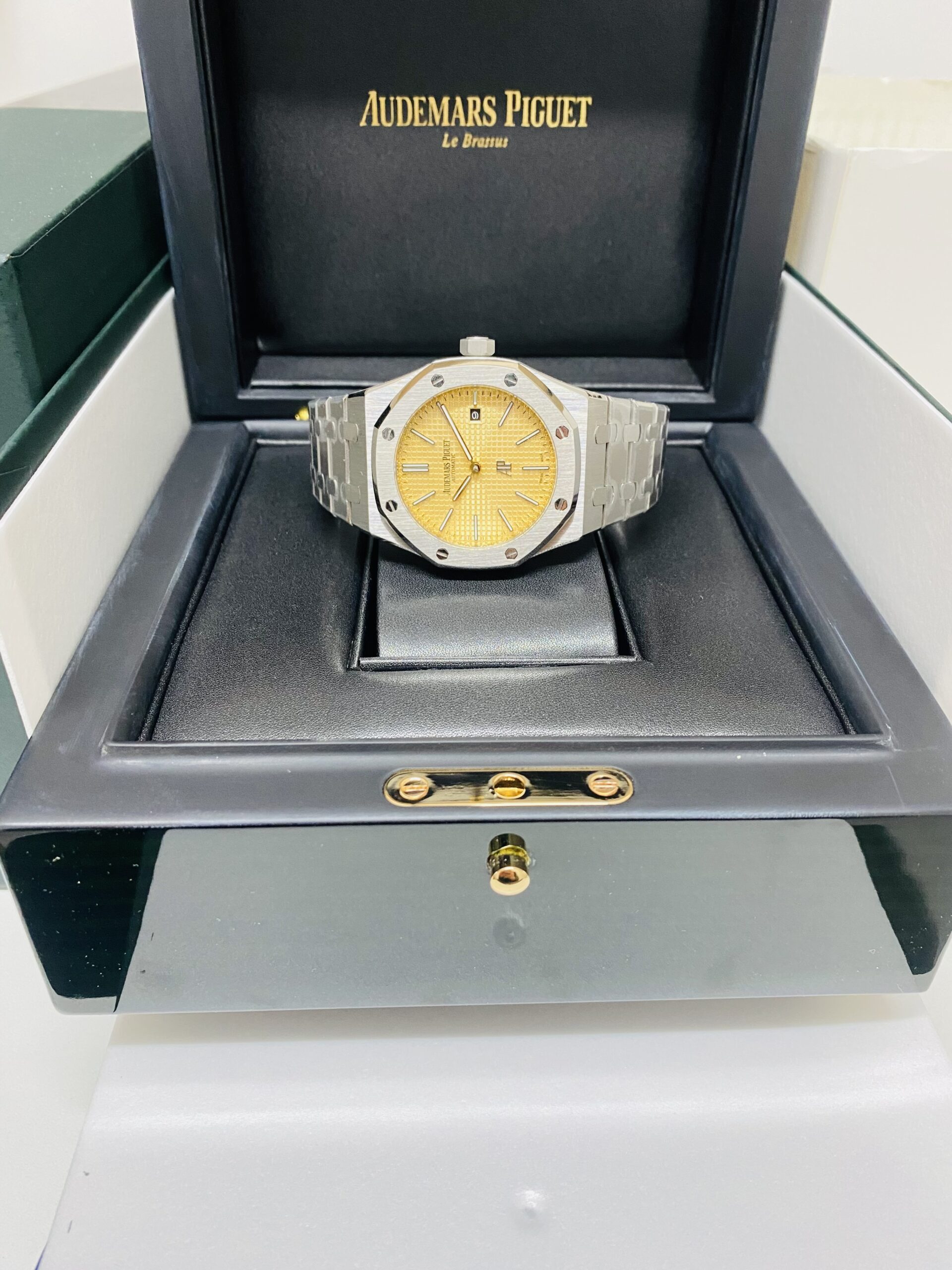 Audemars Piguet replica jumbo 15202BC white gold salmon dial1