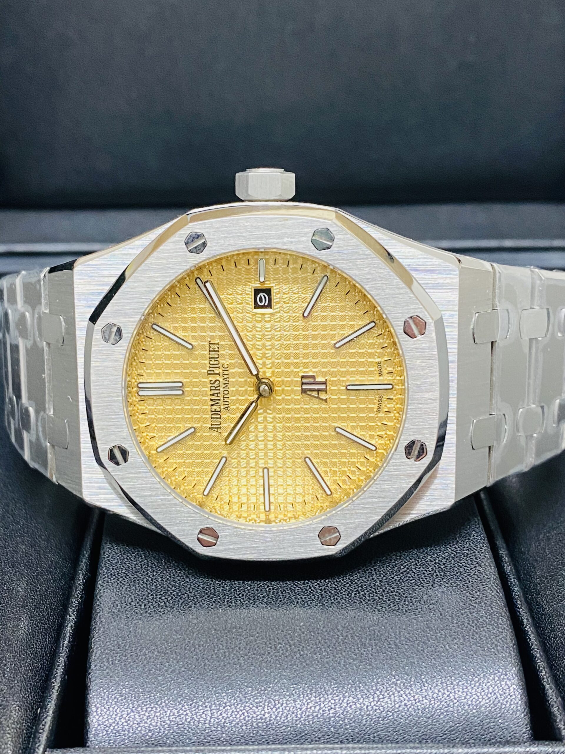 Audemars Piguet replica jumbo 15202BC white gold salmon dial3