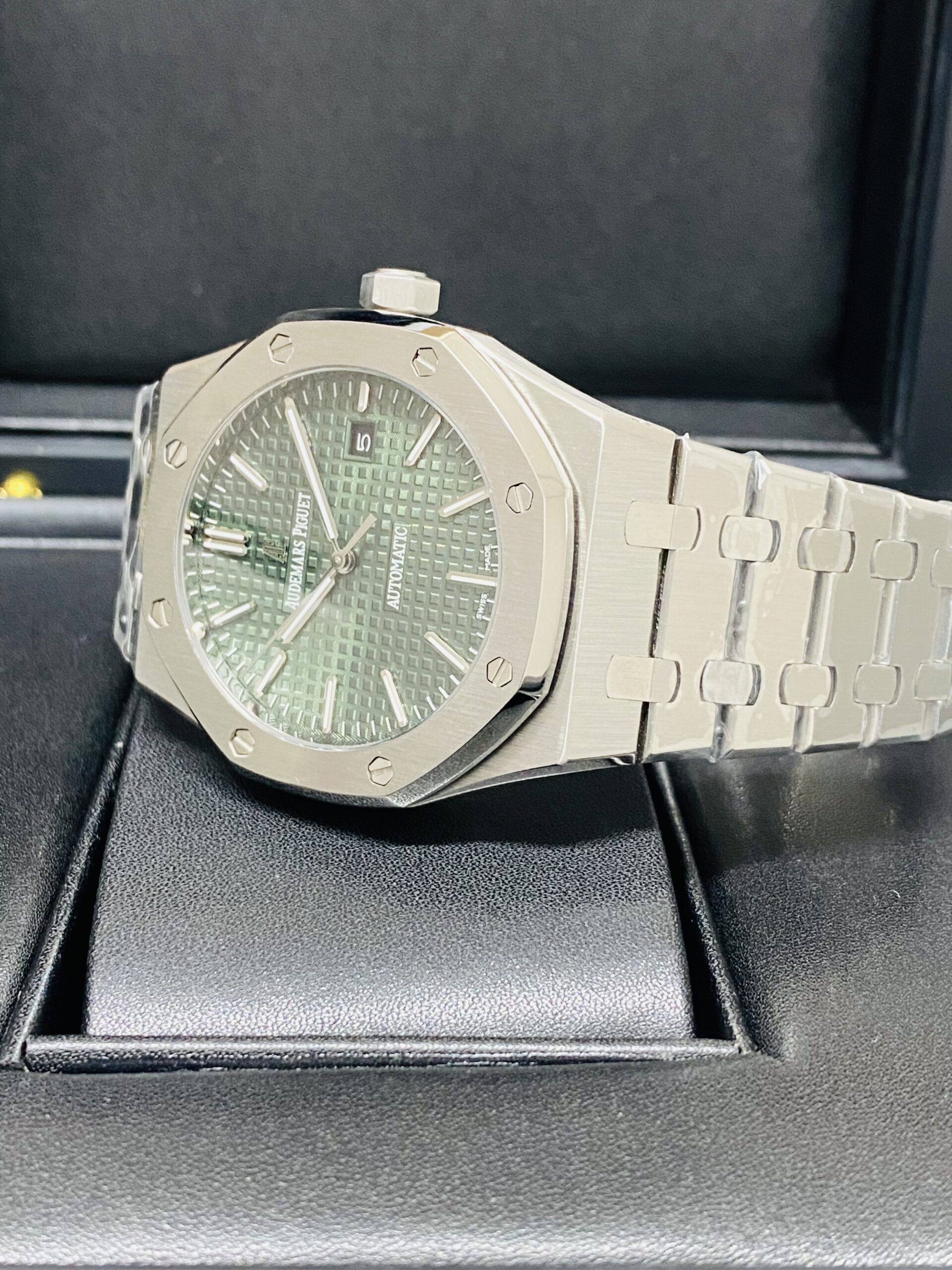 Audemars Piguet replica jumbo 15510ST green dial4