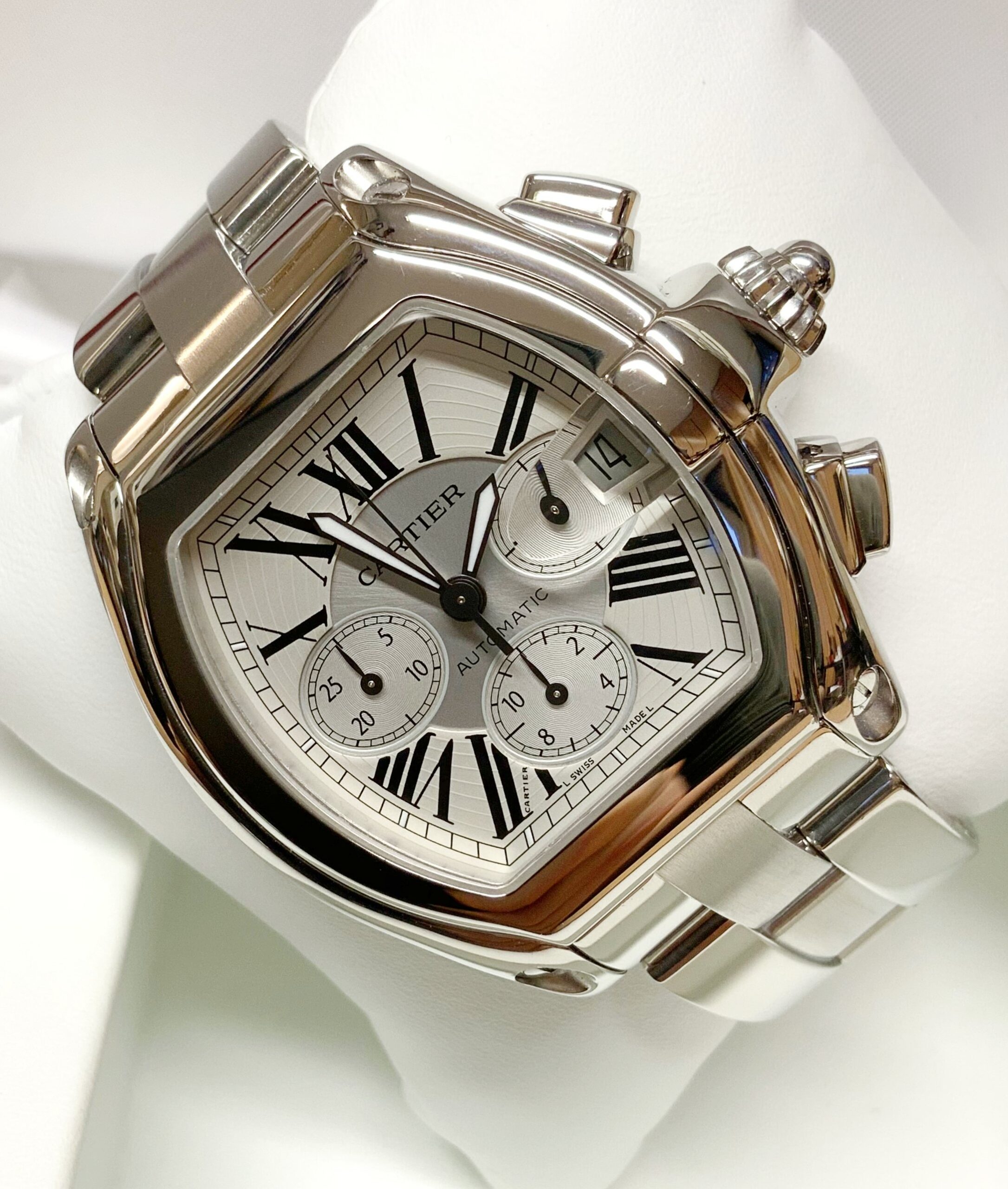 Cartier replica Roadster XL Chronograph White dial6