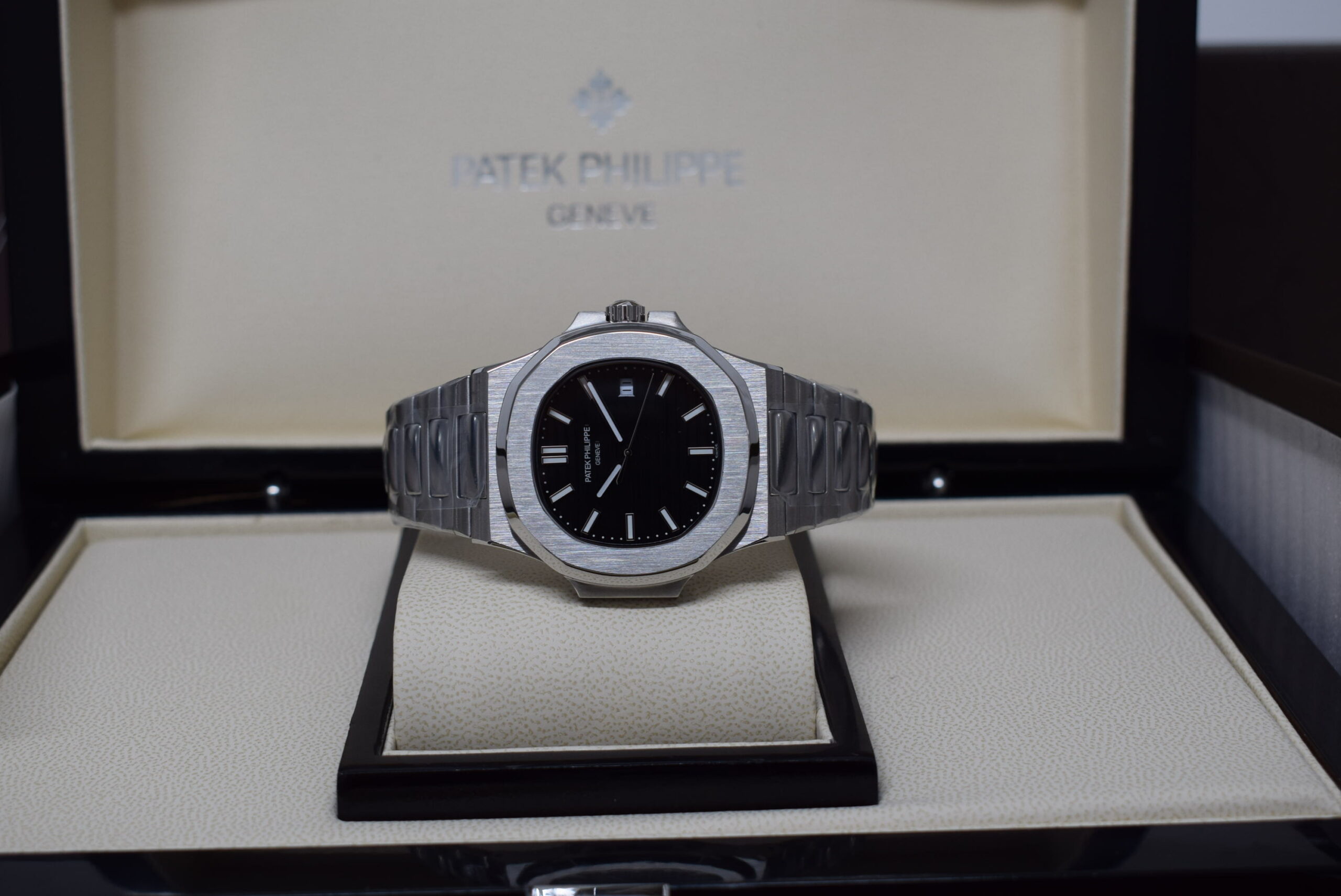 Patek philippe replica nautilus 5711 black dial acciaio3