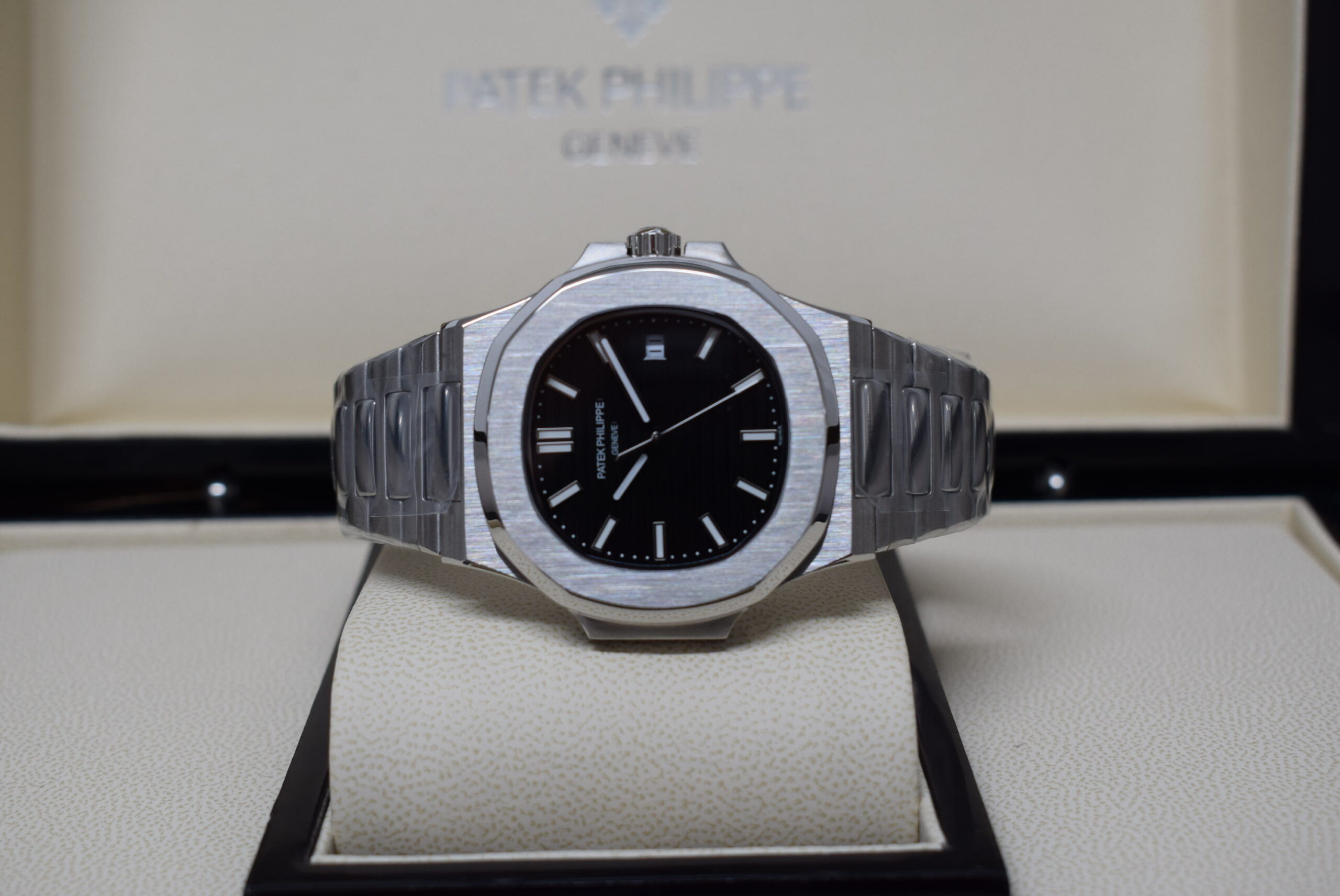 Patek philippe replica nautilus 5711 black dial acciaio4