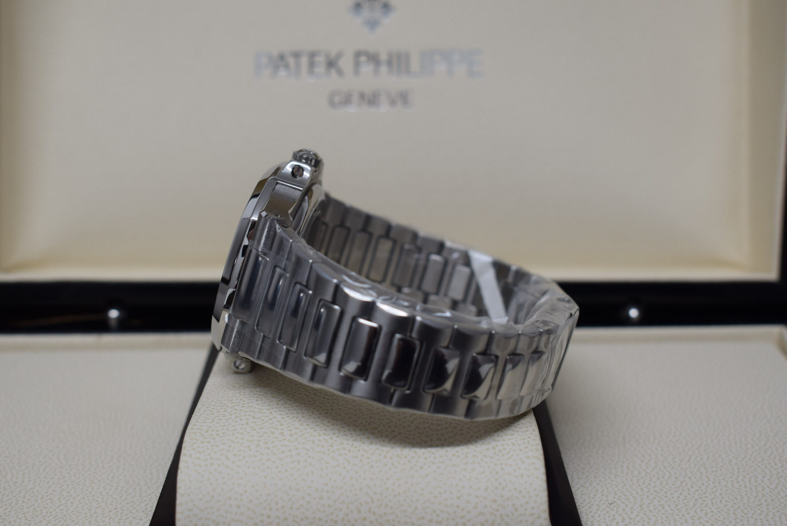 Patek philippe replica nautilus 5711 black dial acciaio8