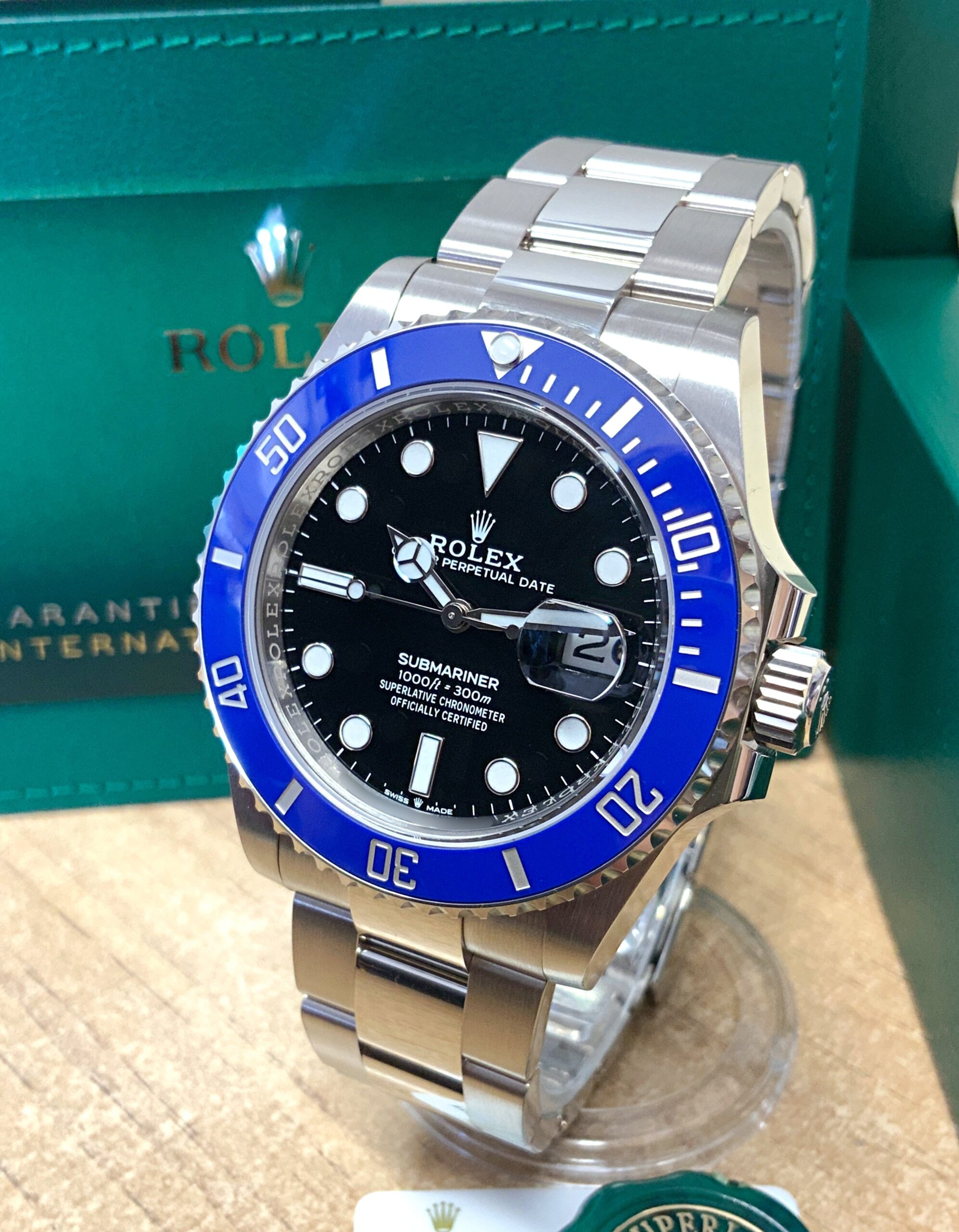 Rolex replica Submariner Date 126619LB White Gold blue bezel black dial-1