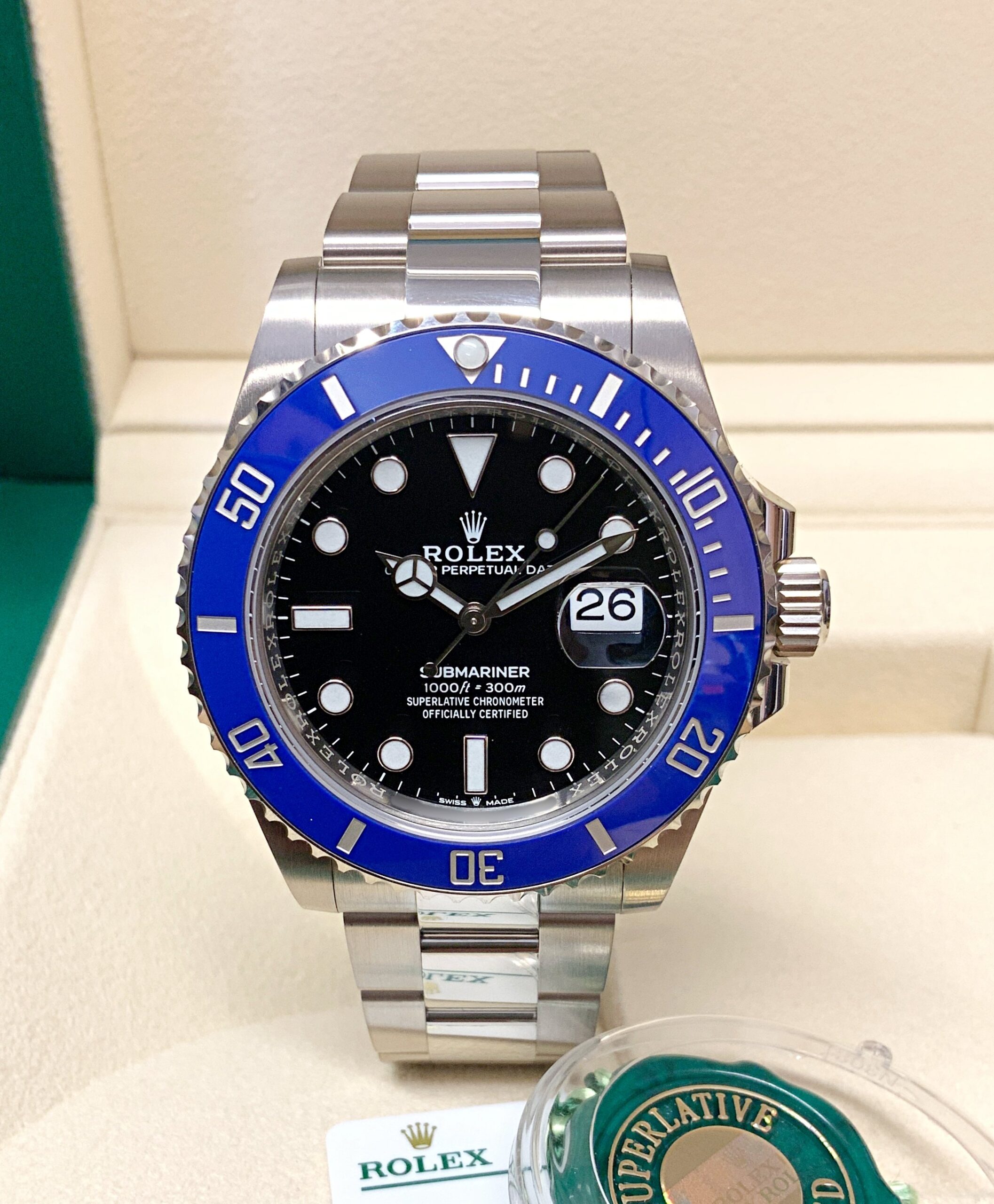 Rolex replica Submariner Date 126619LB White Gold blue bezel black dial-3