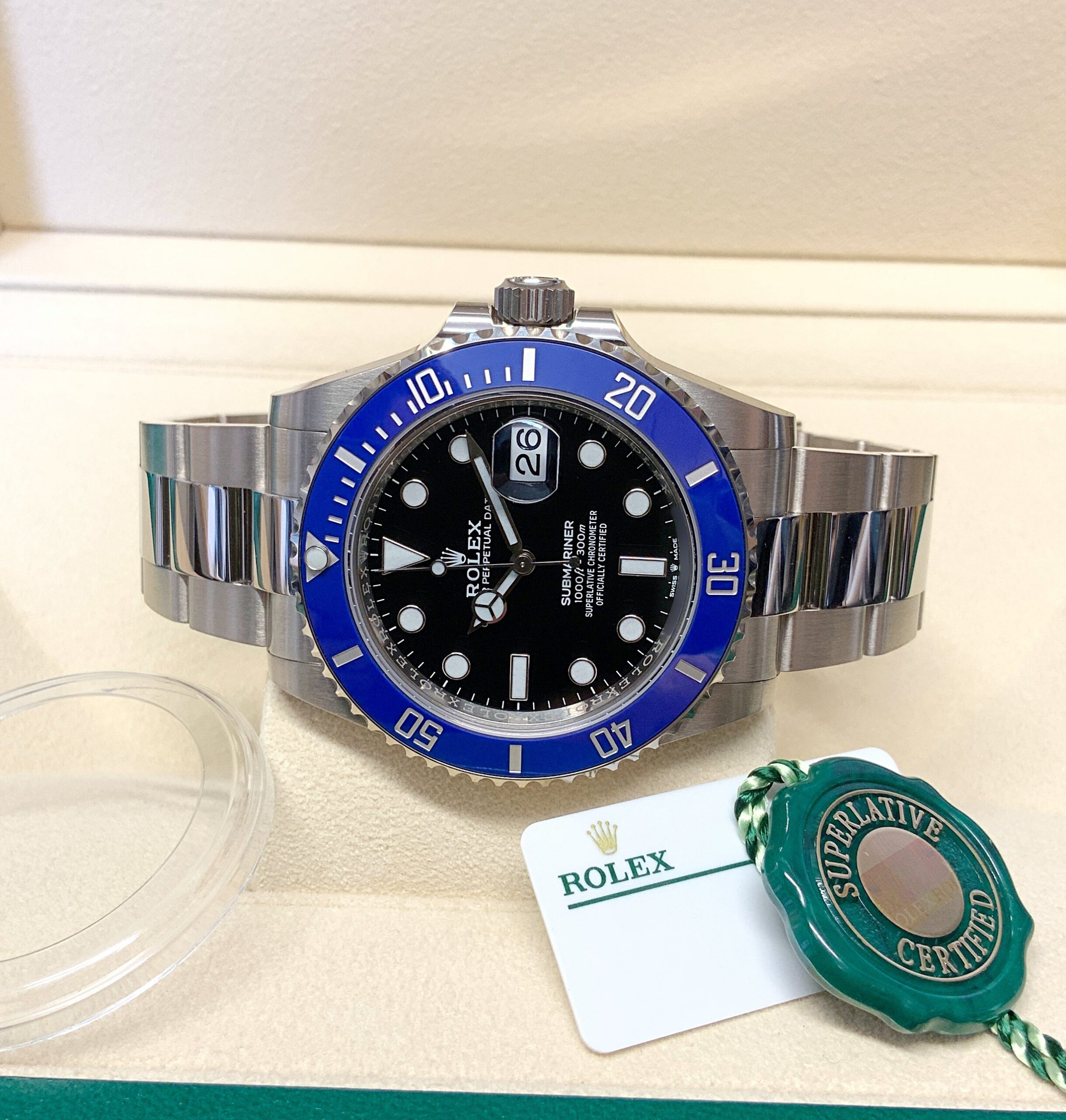 Rolex replica Submariner Date 126619LB White Gold blue bezel black dial-4