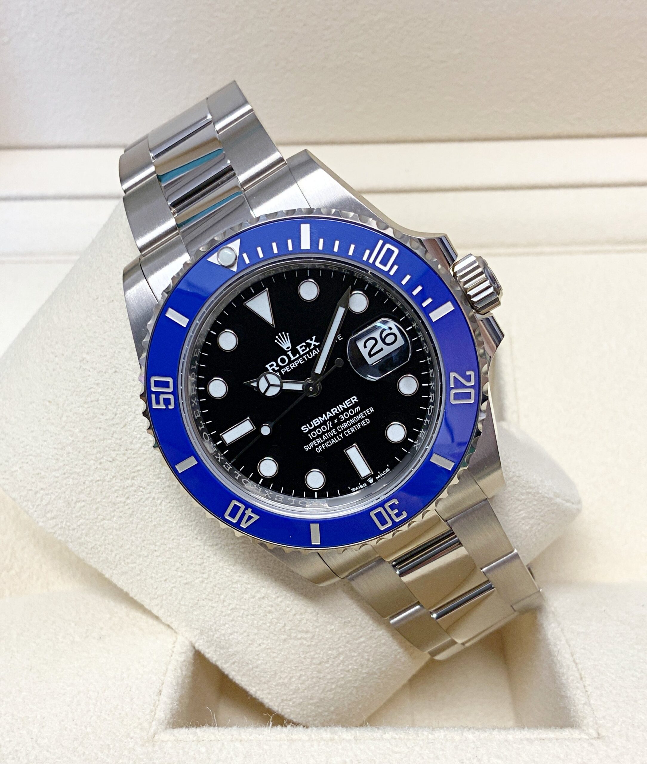 Rolex replica Submariner Date 126619LB White Gold blue bezel black dial-5