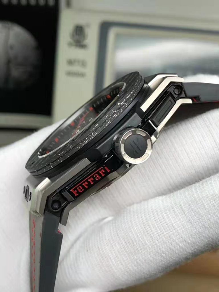virtuemart_product_REPLICA-HUBLOT-BIG-BANG-FERRARI-TITANIUM-CARBON-BEZEL-WITH-ASIA-VALJOUX-77505