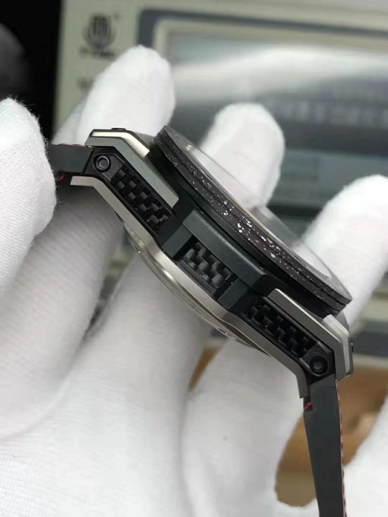 virtuemart_product_REPLICA-HUBLOT-BIG-BANG-FERRARI-TITANIUM-CARBON-BEZEL-WITH-ASIA-VALJOUX-77506