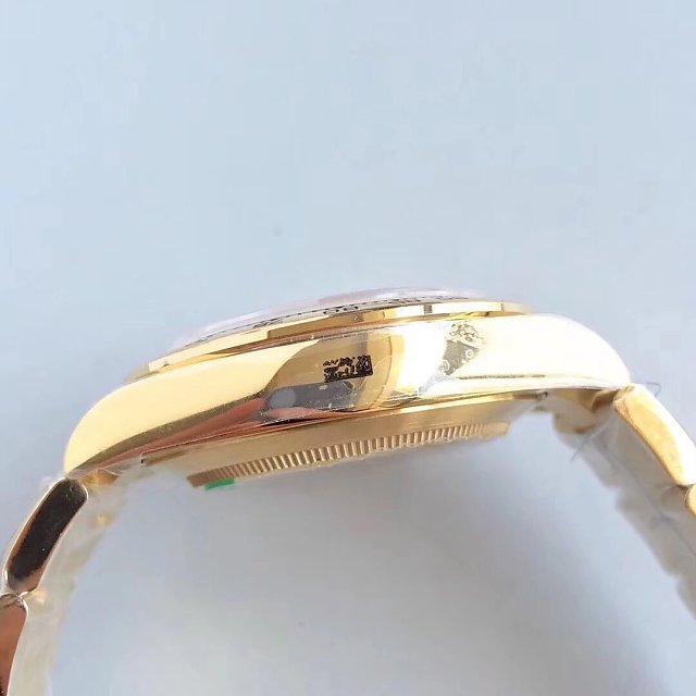 virtuemart_product_REPLICA-ROLEX-DAYTONA-116508LN-YELLOW-GOLD-GREEN-DIAL-WITH-CLONE-4130-MOVEMENT6