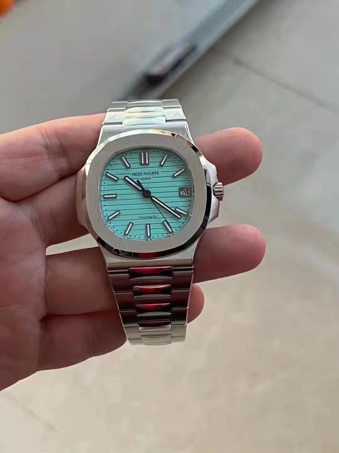 virtuemart_product_Replica-Patek-Philippe-Nautilus-5711-Tiffany-Blue-2