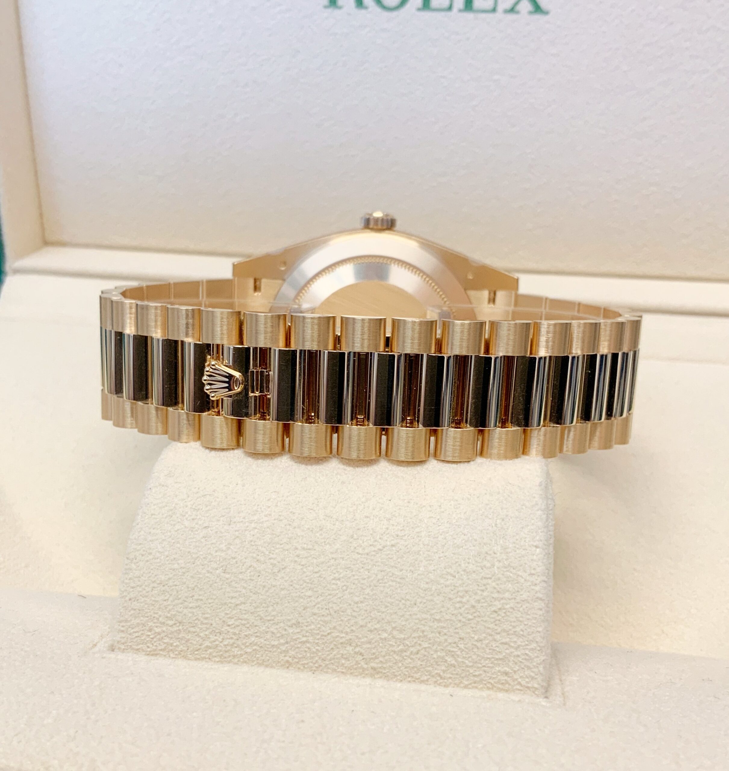 virtuemart_product_Rolex-replica-Day-Date-40-228238-Yellow-Gold-roman-white-dial-2