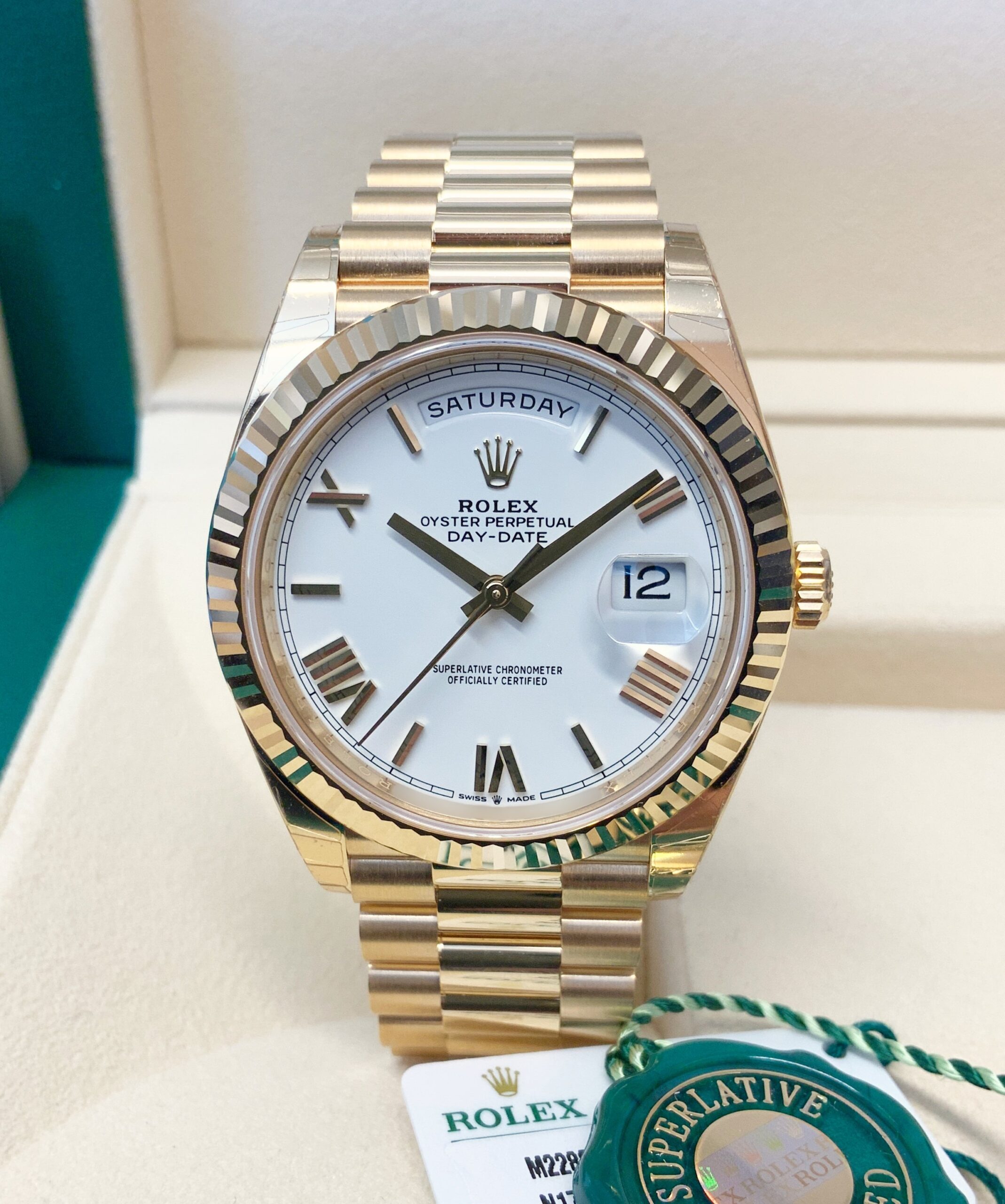 virtuemart_product_Rolex-replica-Day-Date-40-228238-Yellow-Gold-roman-white-dial-3